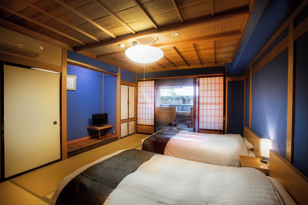 COMFORT, SUITE