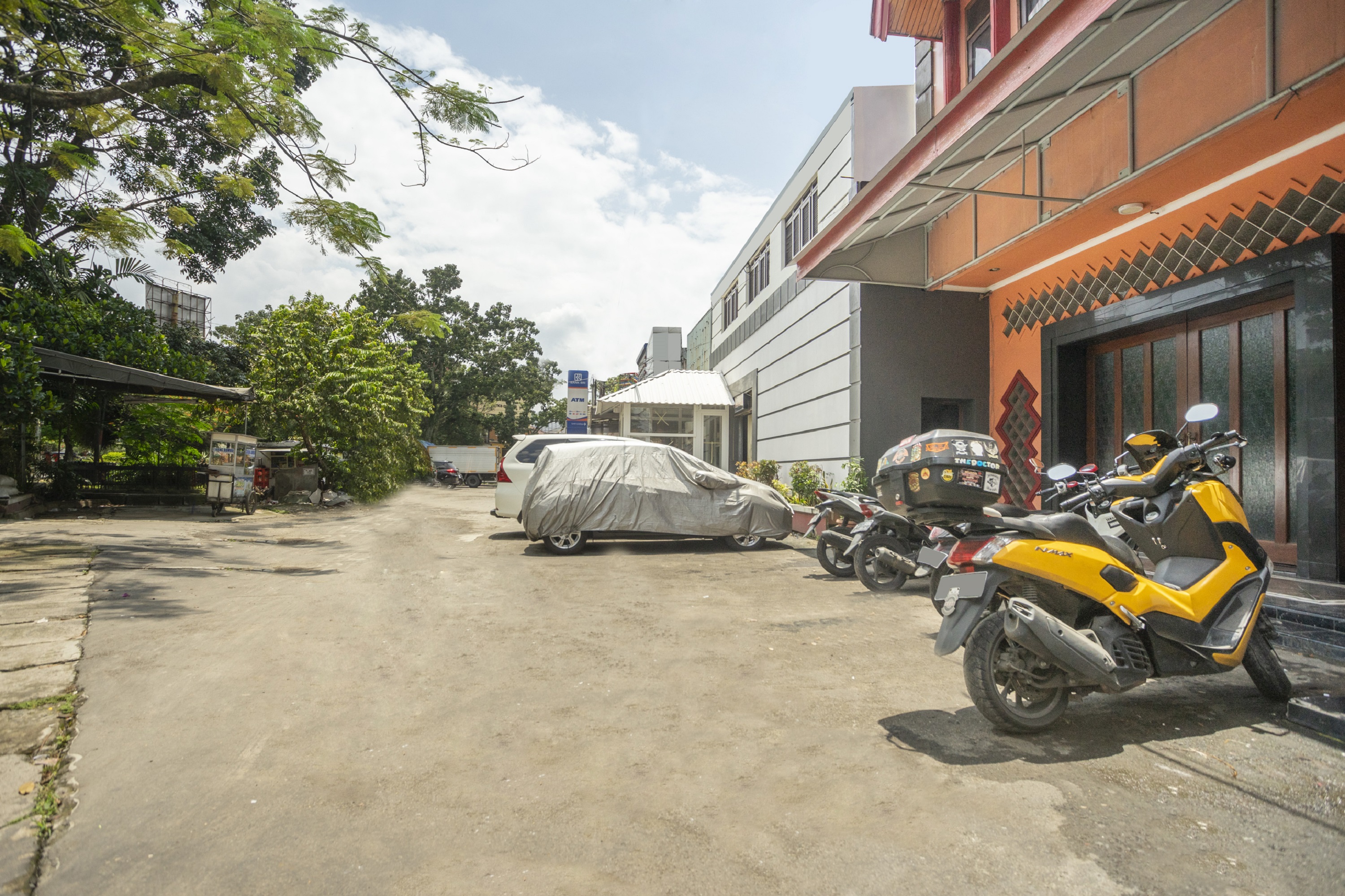 Oyo 228 Hotel Lodaya 10/17