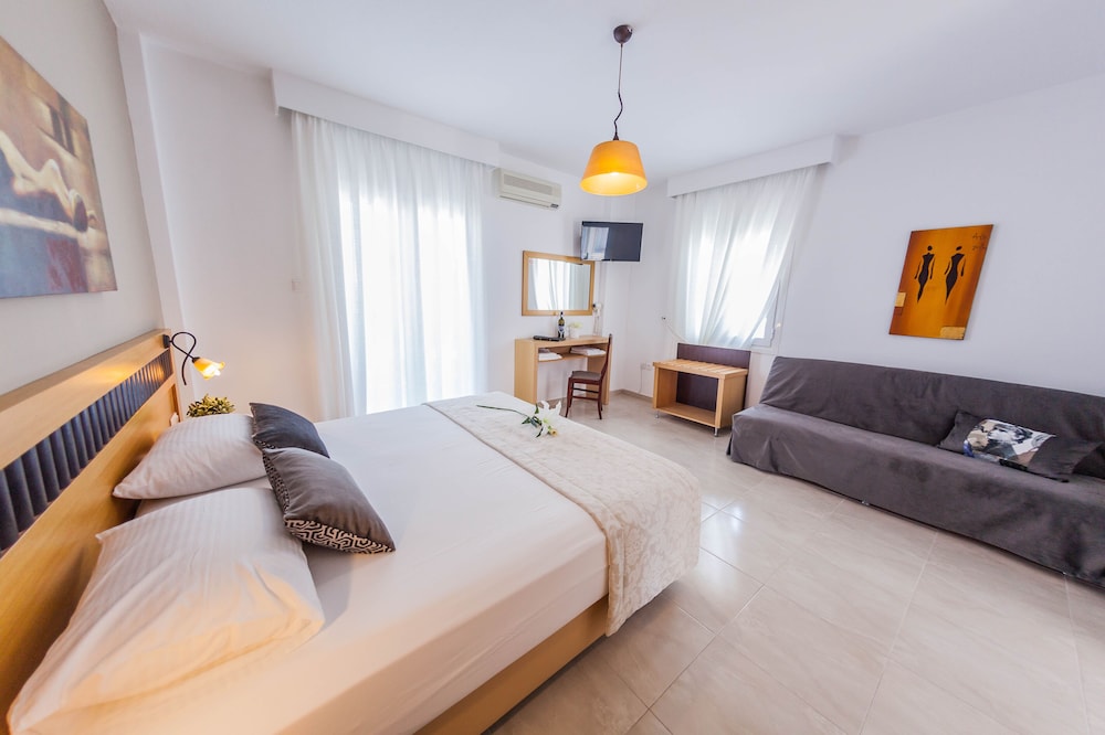 SARANTIS HOTEL 27/69