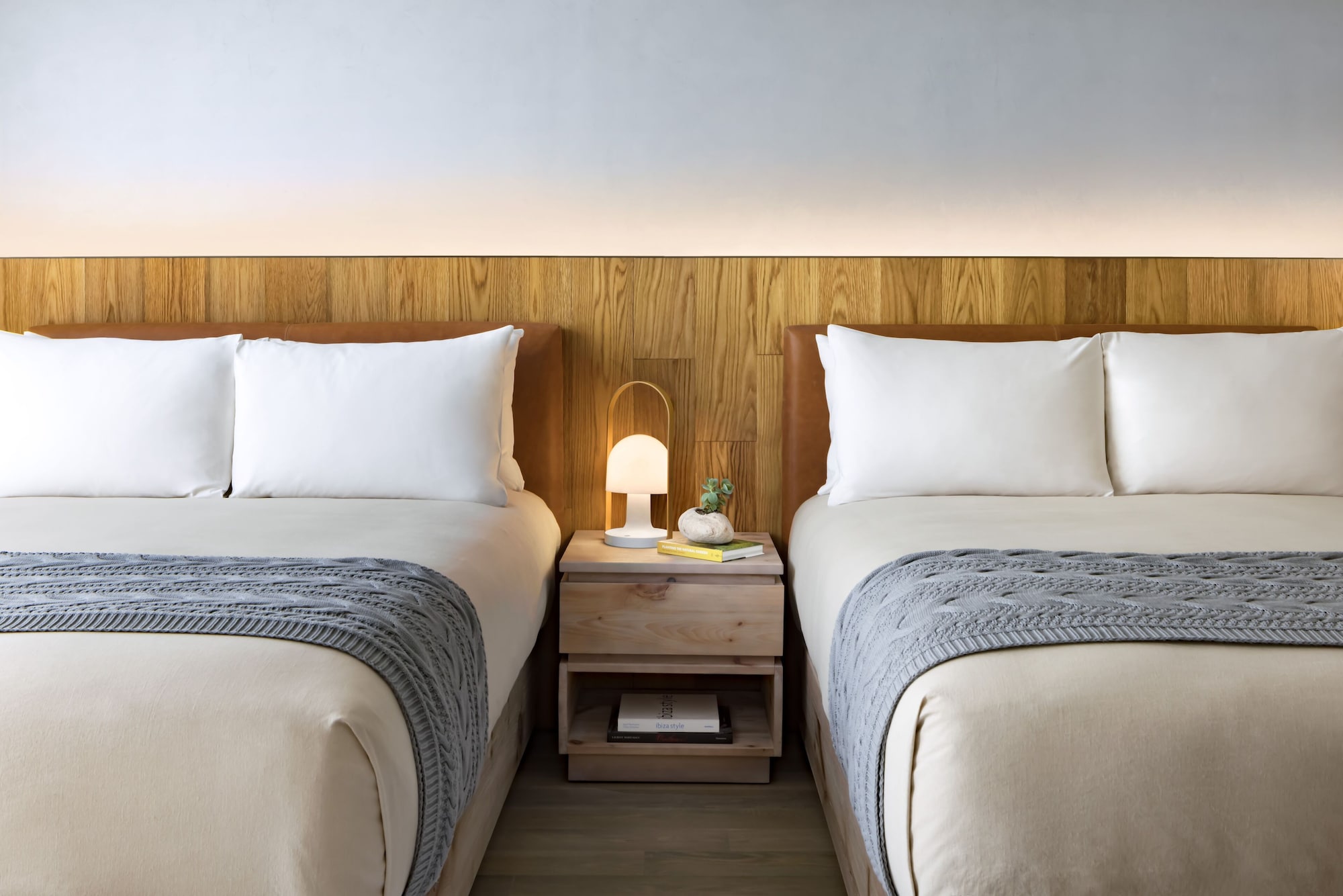 CITY, 2 QUEEN BEDS