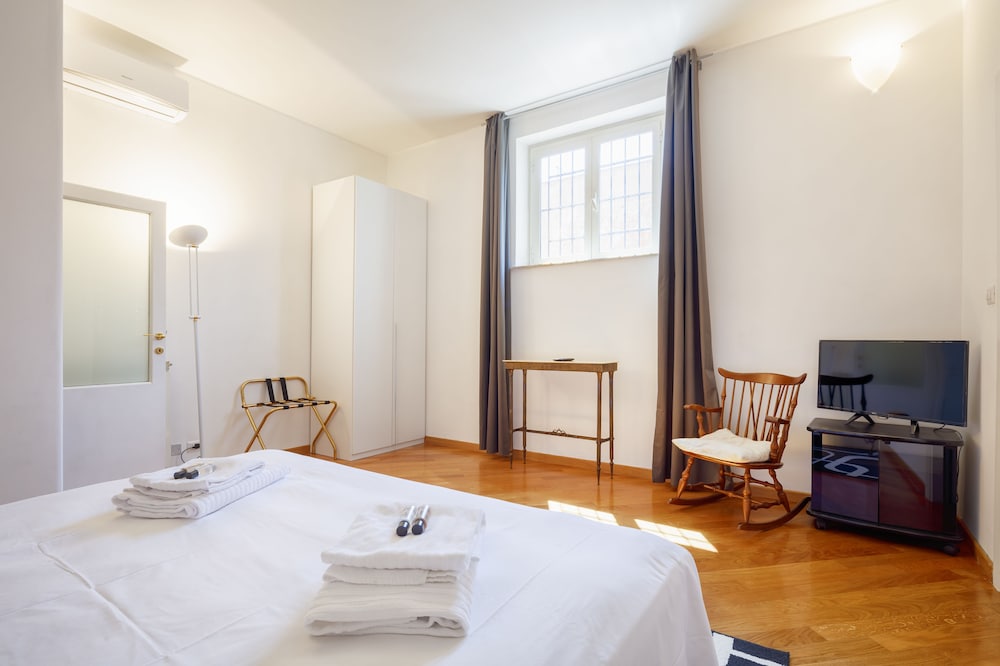 Residence Maximus 12/63