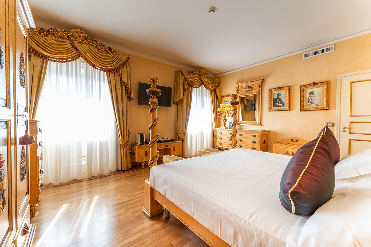 Suite, Double Bed