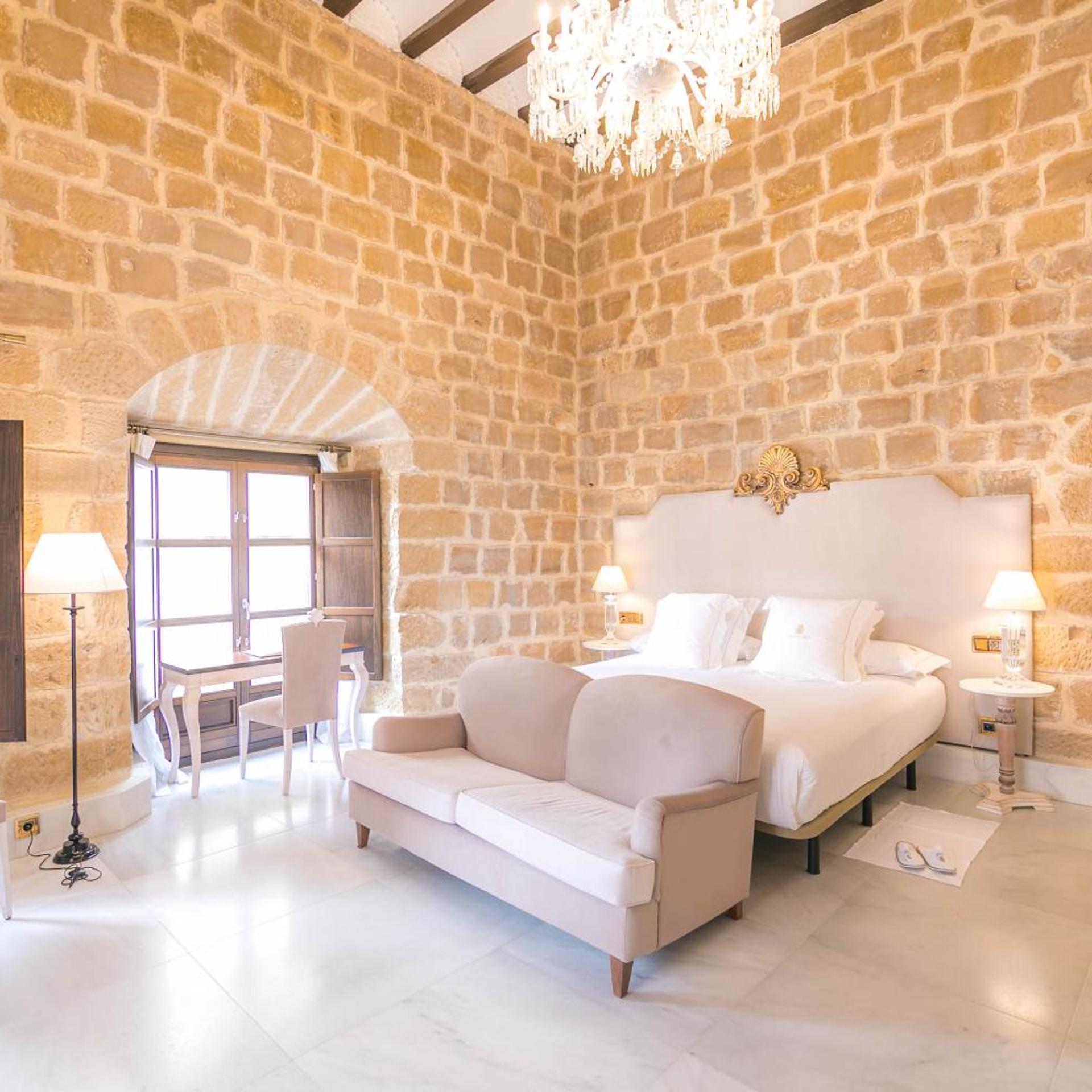 Suite, Balcony
