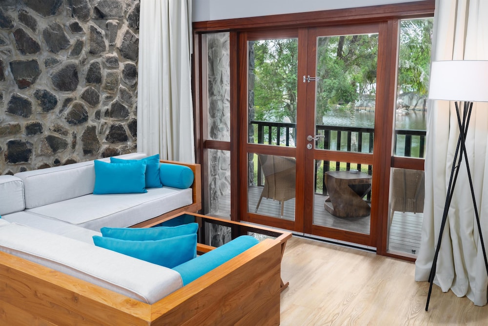 Kempinski Seychelles Resort 18/78