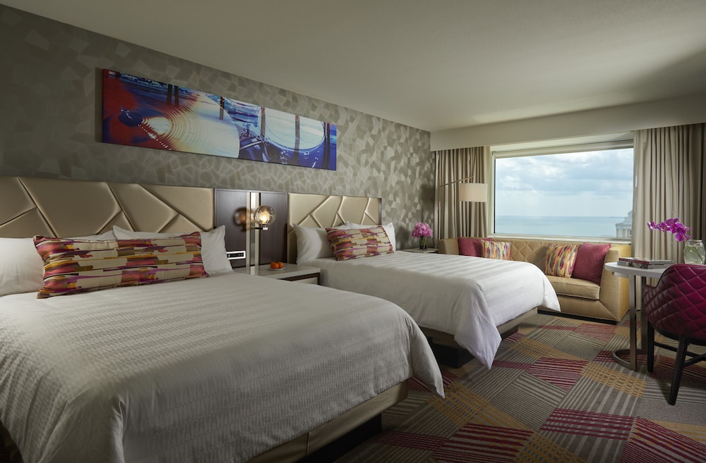 Ocean, Deluxe, 2 Queen Beds, South Tower