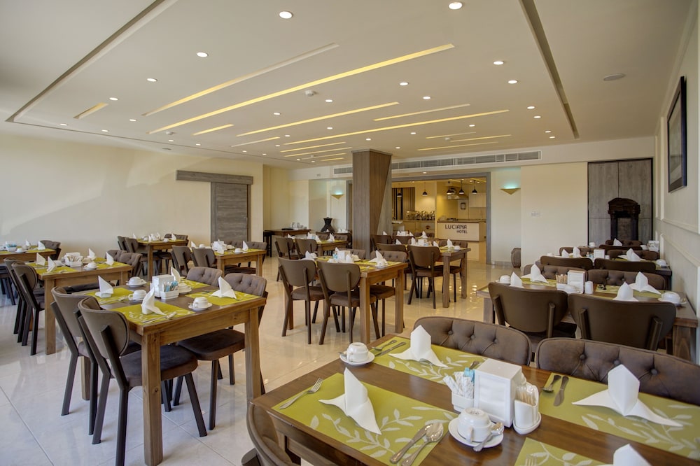 Luciana Hotel By FHM 54/58