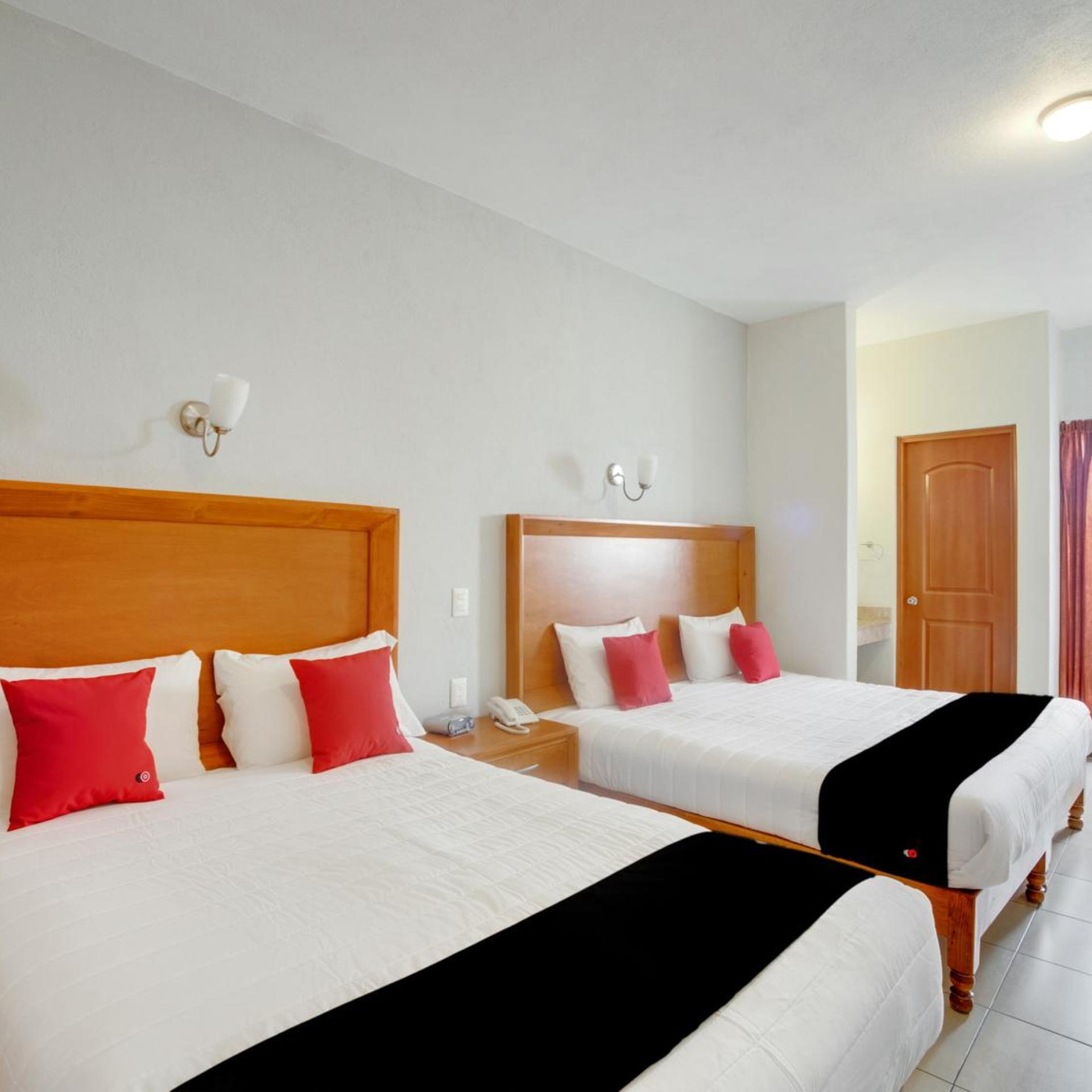 Hotel Patzcuaro 12/56