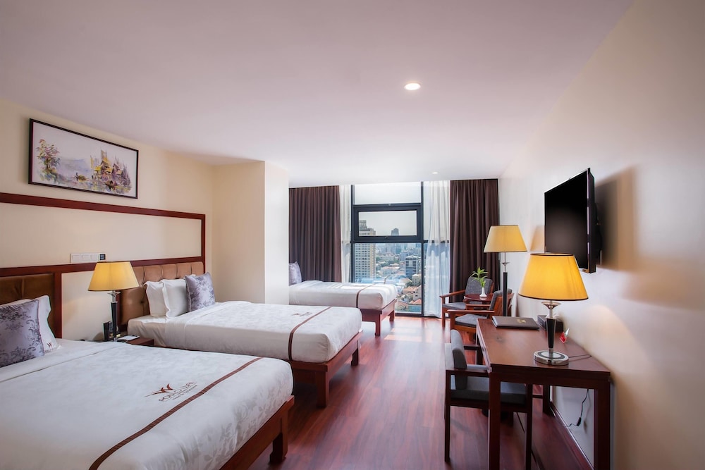 LANDMARK, 3 BEDS