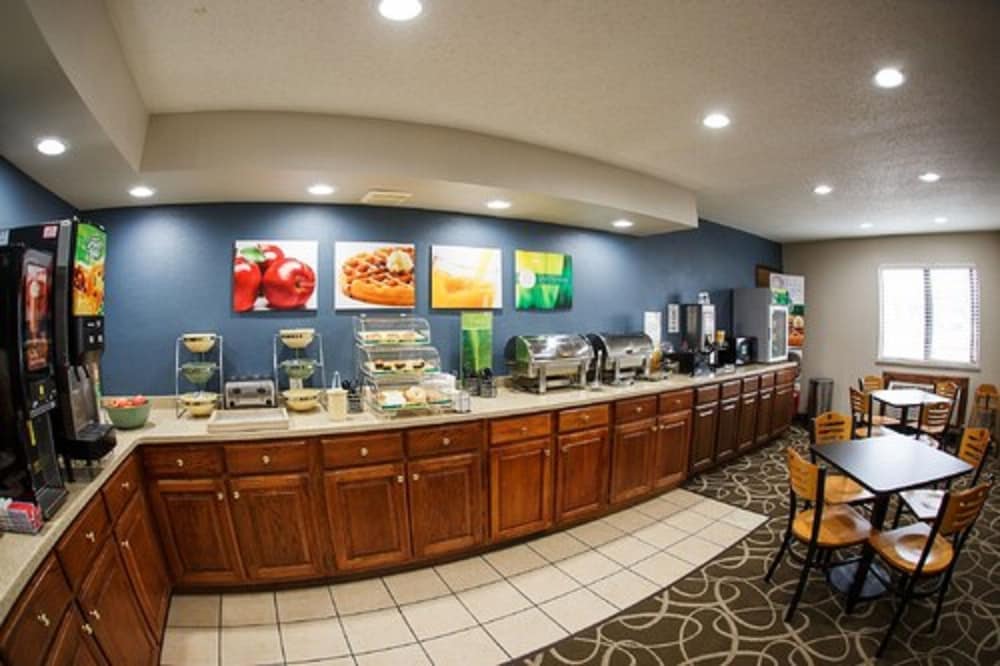Quality Inn Burlington Near Hwy 34 6/27