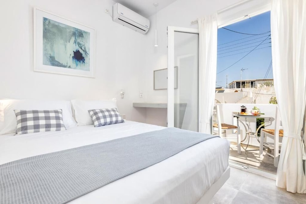 Pelican Paros 25/50