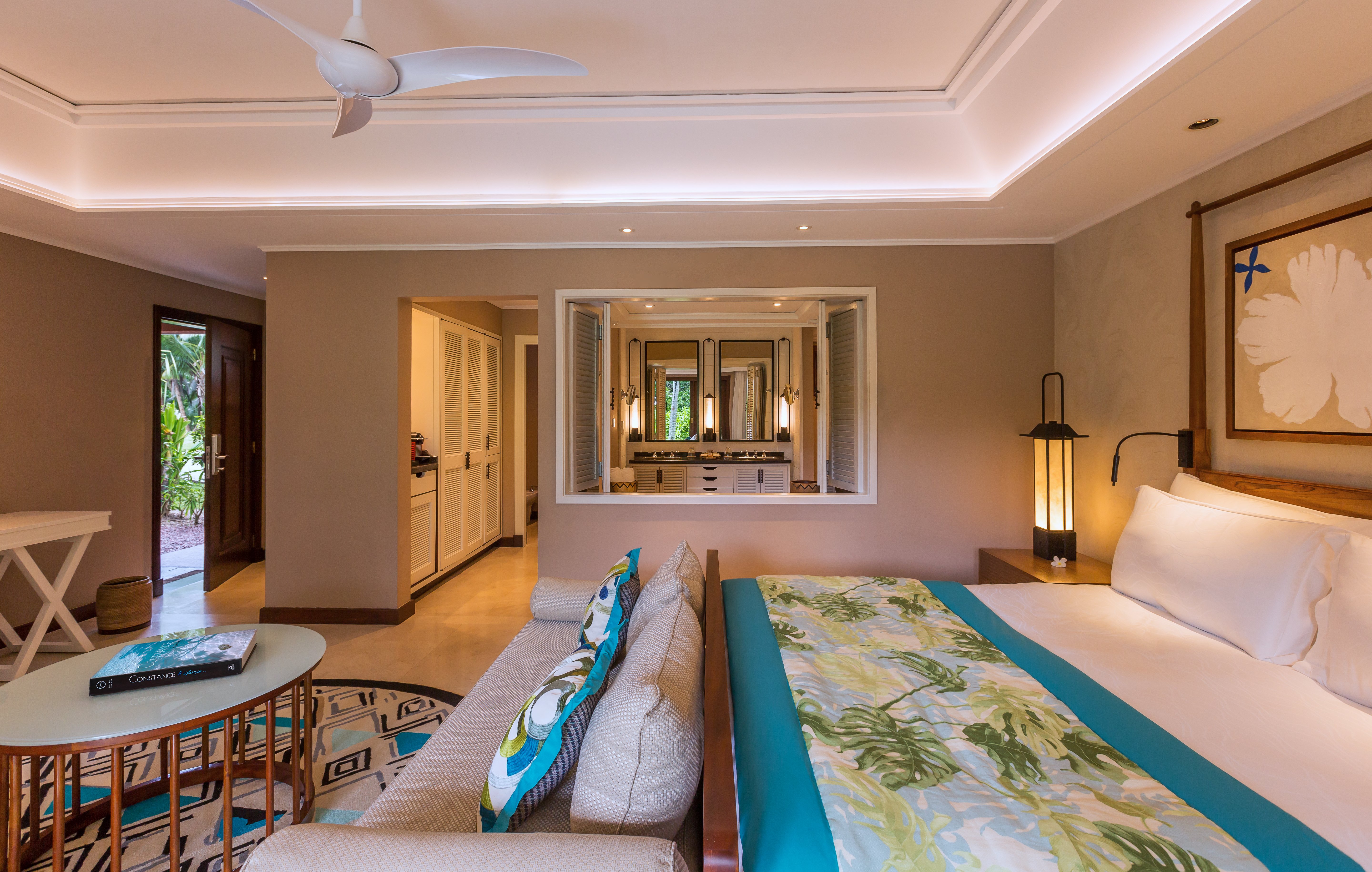 Constance Lemuria Praslin Seychelles 28/80