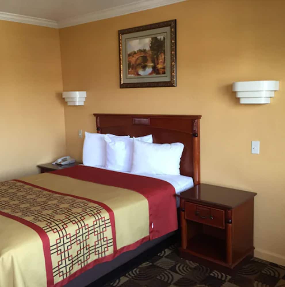 National City Motel 10/17