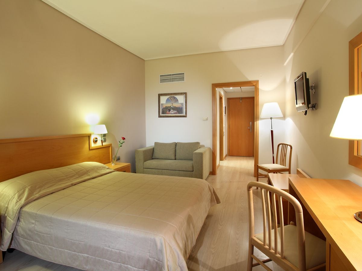 STANDARD, DOUBLE OR TWIN BED, SEA VIEW