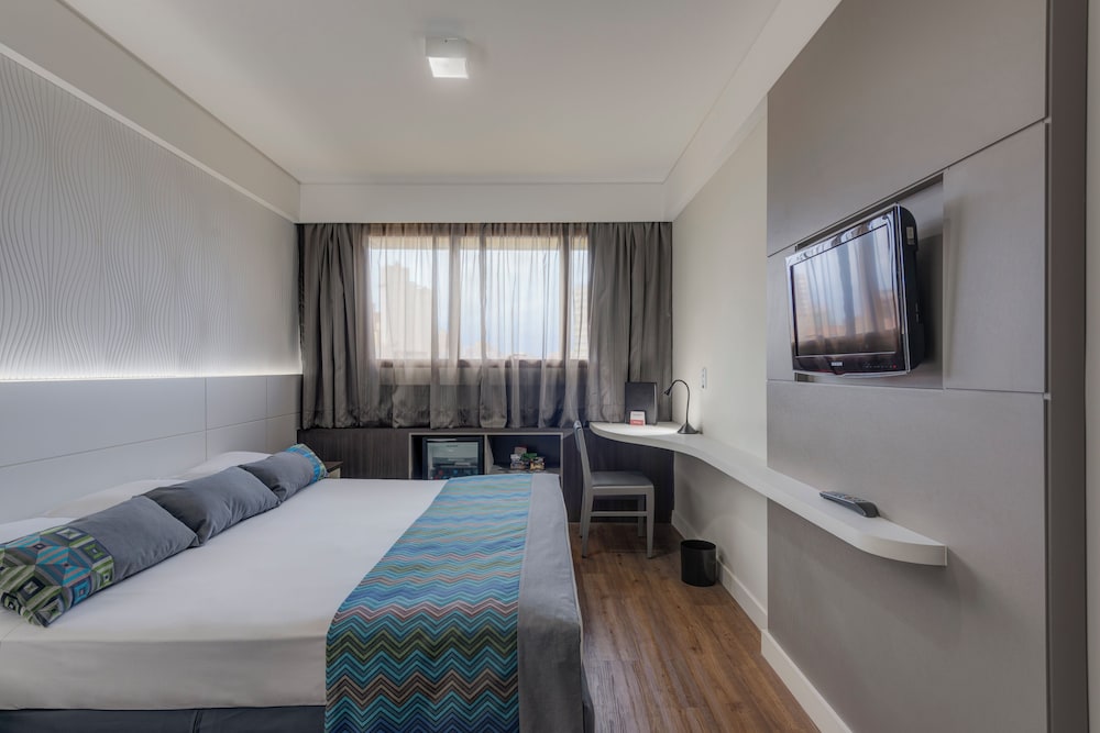 JUNIOR SUITE, KING BED, SOFA