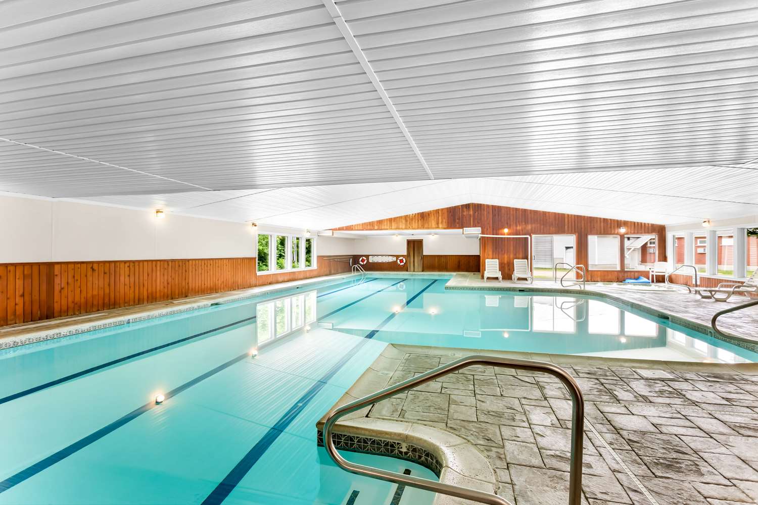 Rodeway Inn Gorham Riverside 8/33