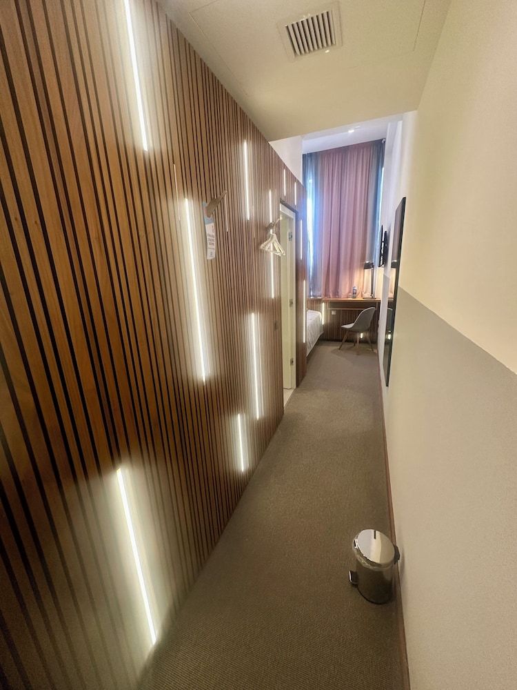 H24 Hotel Berlin Lichtenberg 34/59
