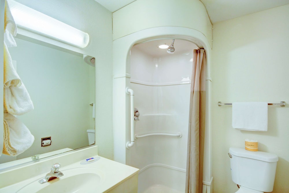 Motel6 Saint George, UT - University/Historic Downtown 47/53