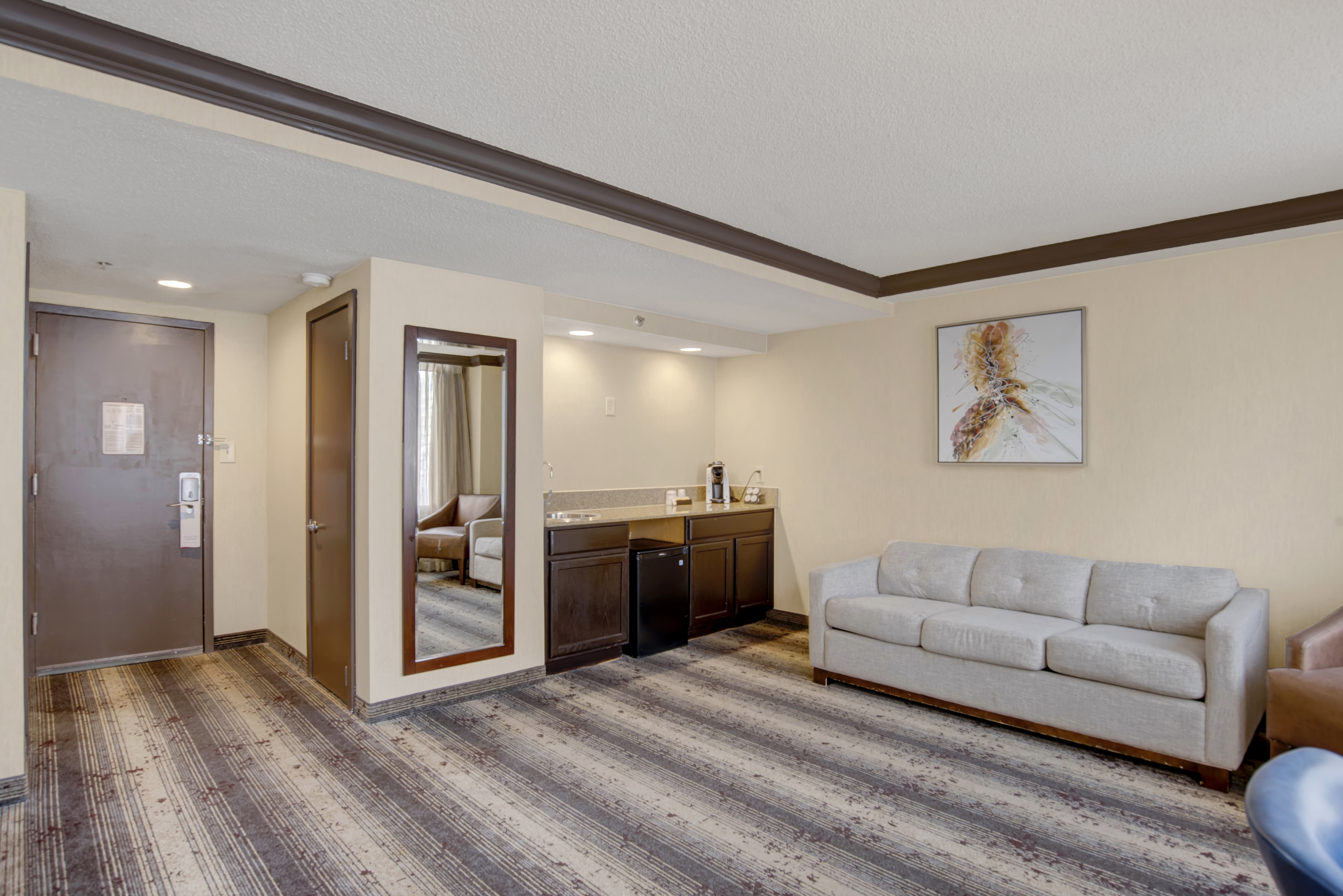 Crowne Plaza Harrisburg Hershey 46/63