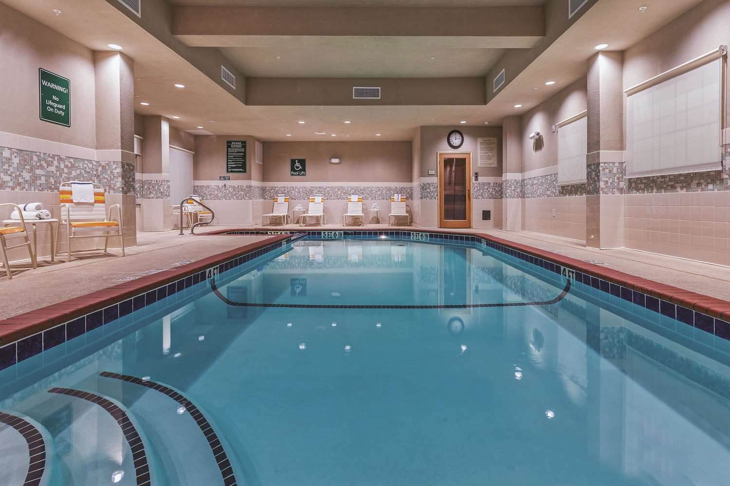 La Quinta Inn & Suites by Wyndham Wichita Falls - MSU Area 19/40