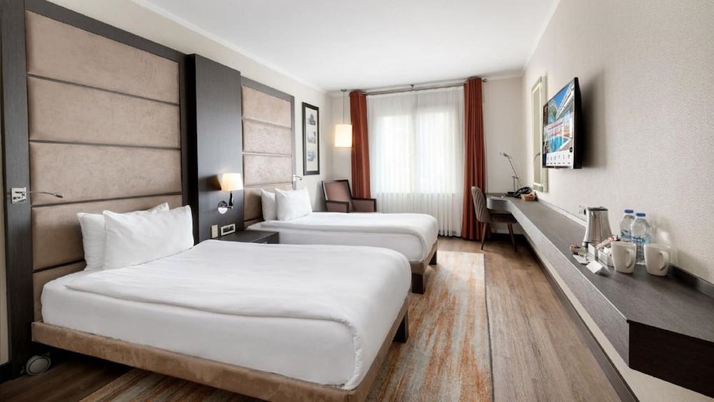 Standard, Twin Beds