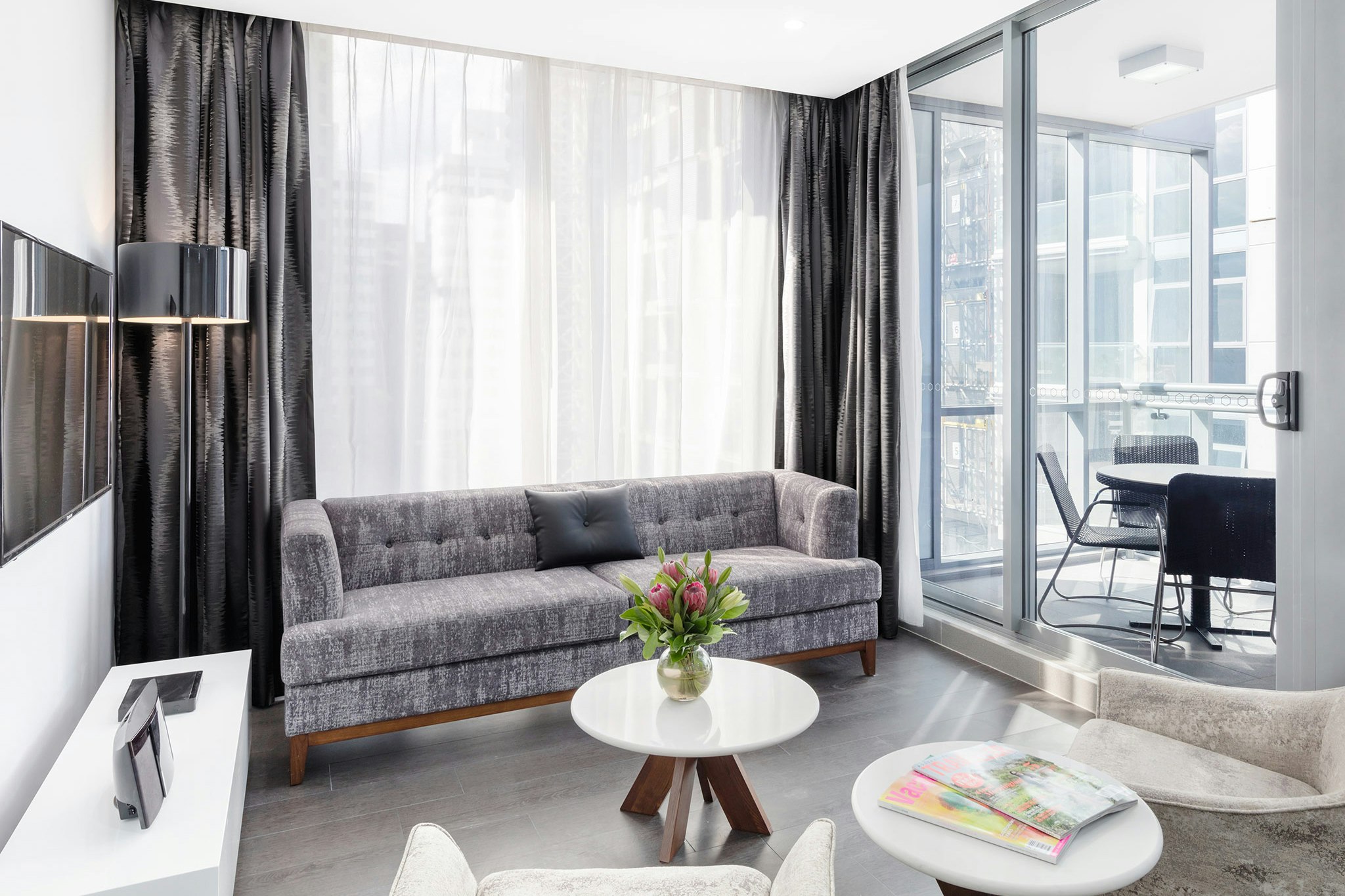 Meriton Suites Chatswood 13/21
