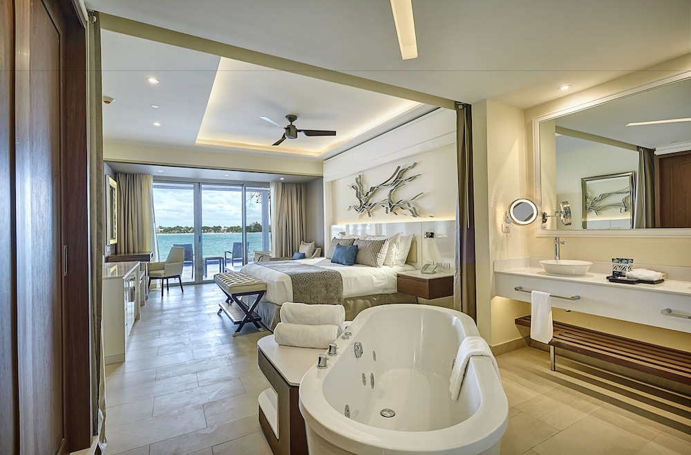 Royalton Negril, An Autograph Collection All-Inclusive Resort 13/83