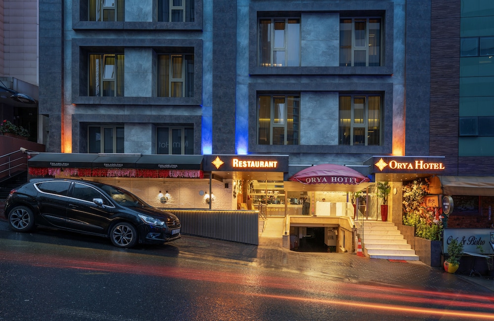 Orya Hotel 7/63