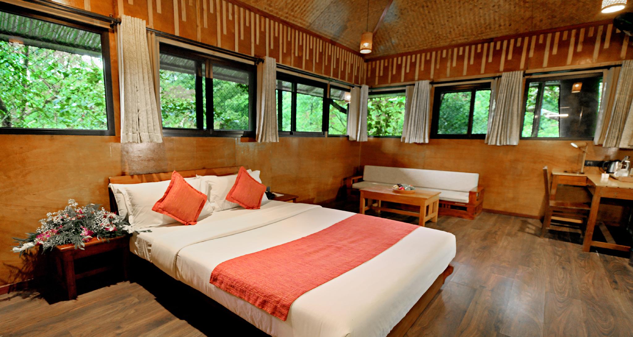 Tree House, Family