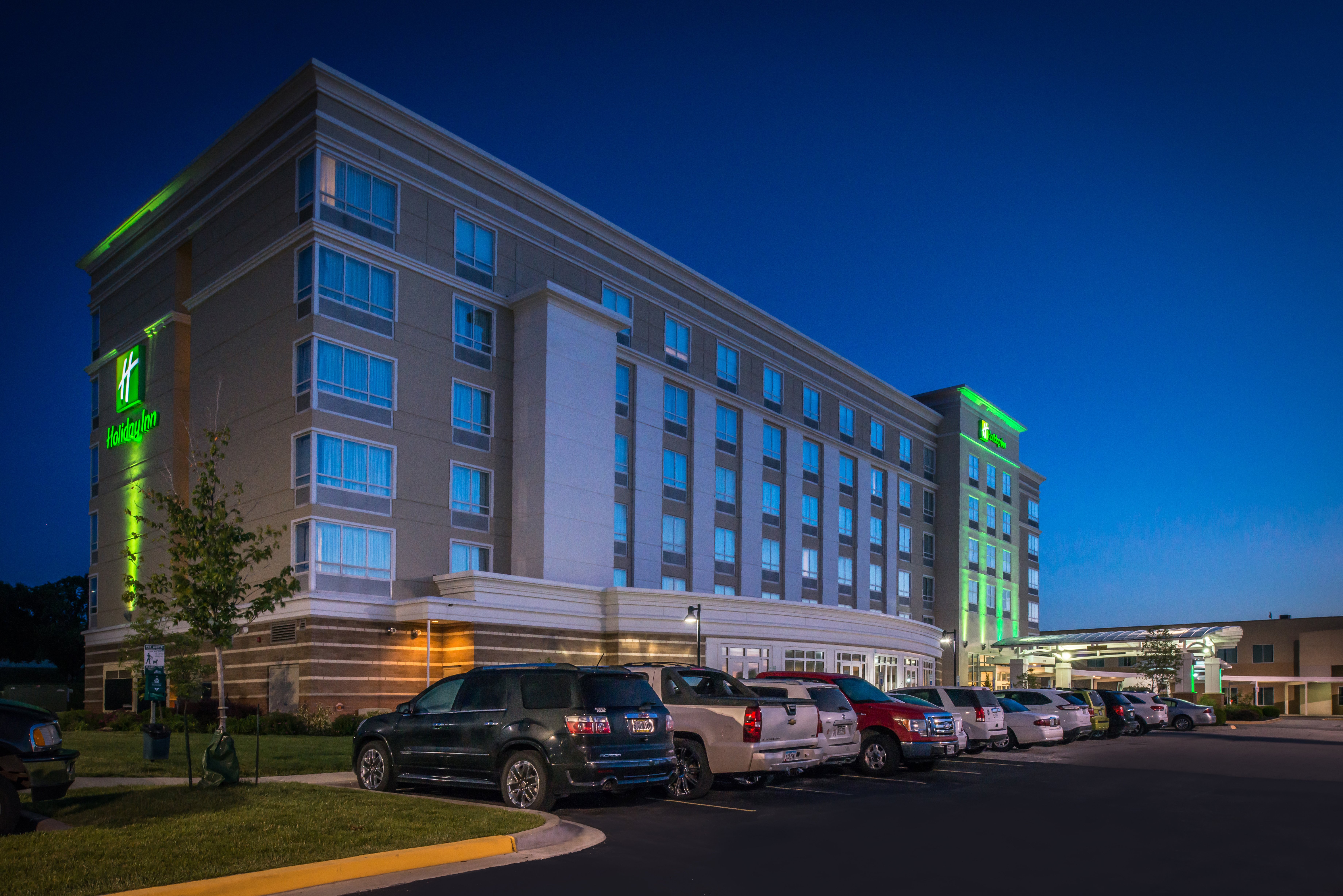 Holiday Inn Kansas City Airport 38/42