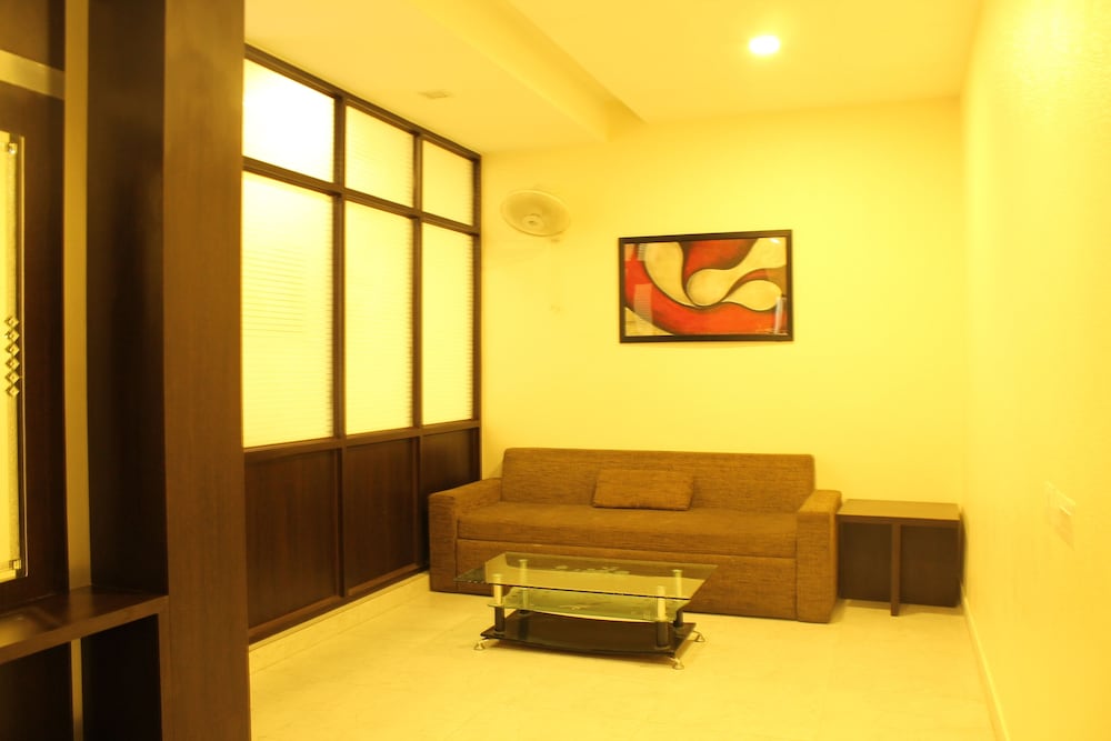 Surya Hotel 32/74
