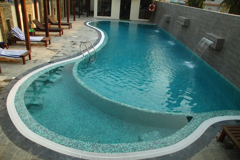 Atithi Resort And Spa 8/67