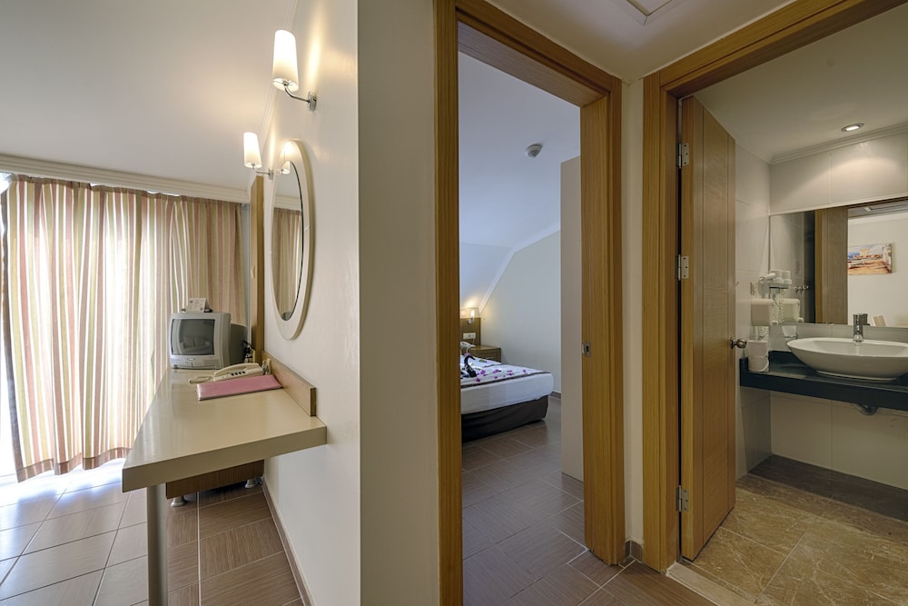 Akalia Suite Hotel and Spa 37/37