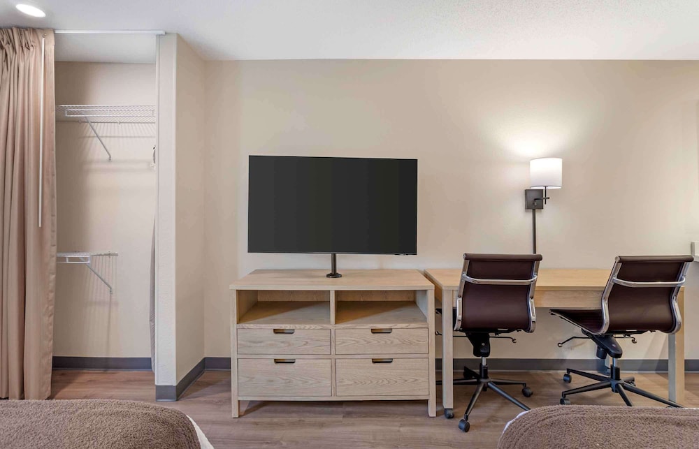 Extended Stay America - Asheville - Tunnel Road 28/38