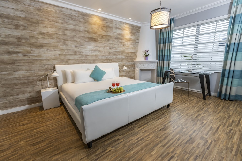 Chesterfield Hotel and Suites 19/50
