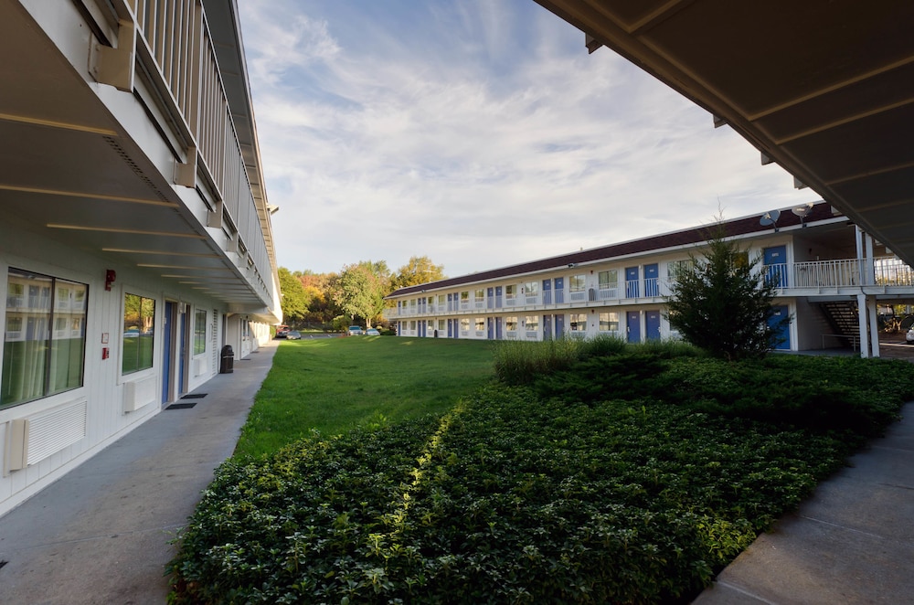 Motel6 Camp Springs, DC - South Camp Springs 35/43
