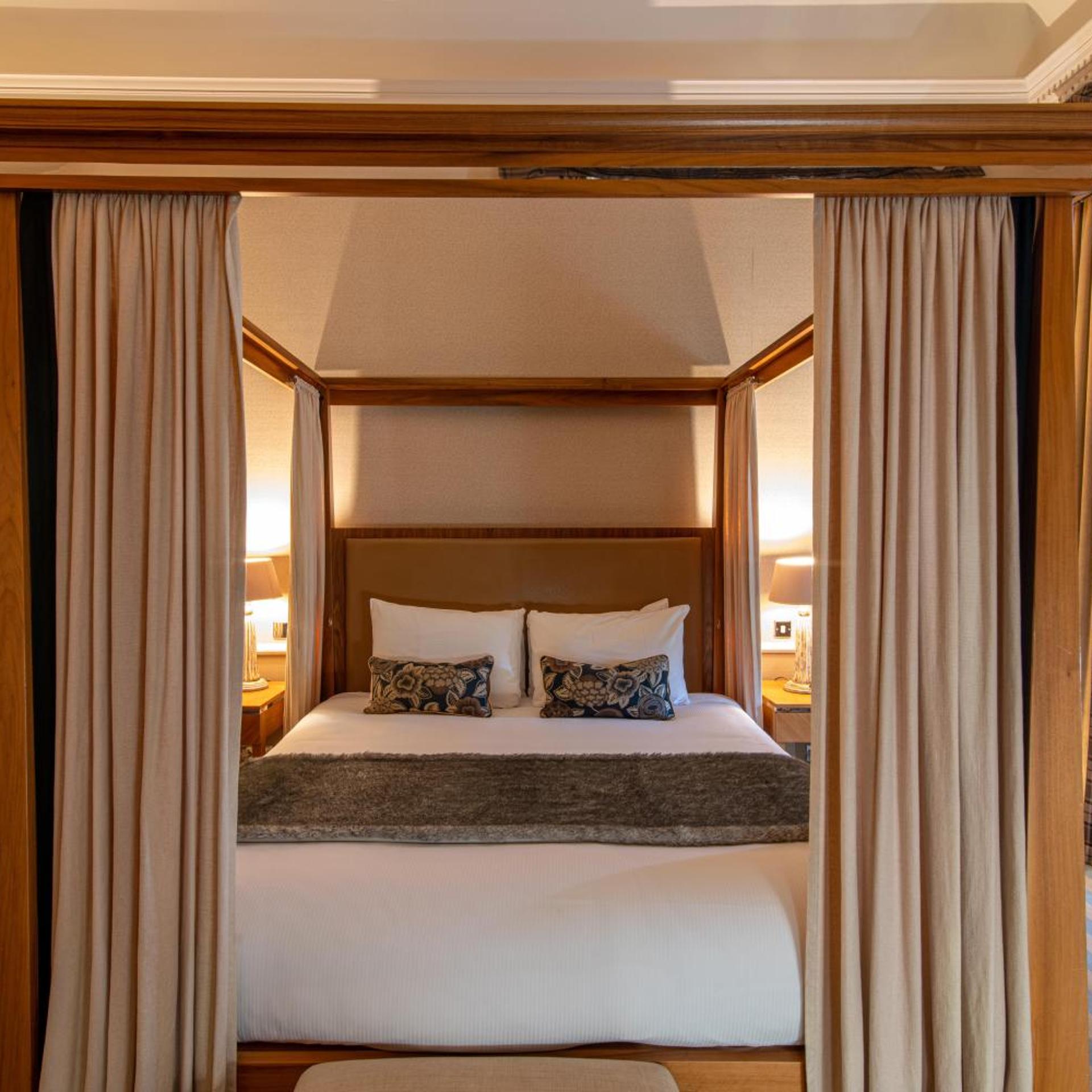 Dukes, Double Bed