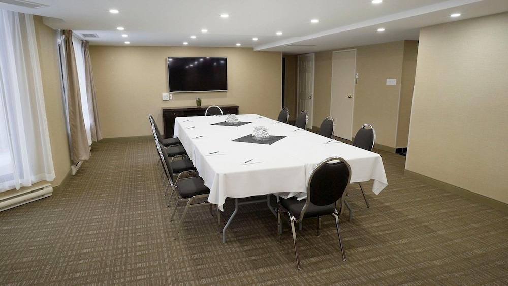 Les Suites Hotel Ottawa 48/50