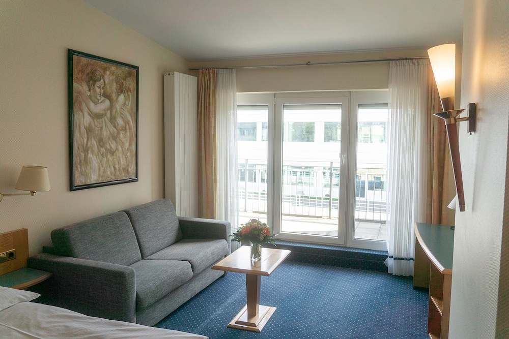 Daniel Hotel 37/61