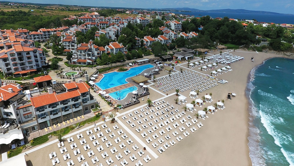 Oasis Resort And Spa 41/50