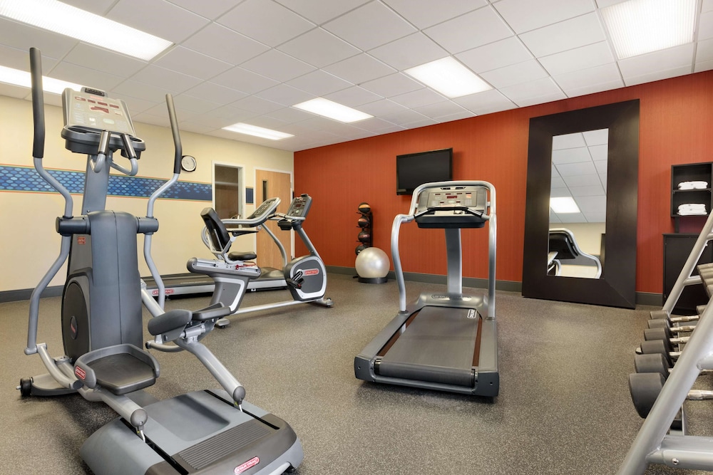 Hampton Inn And Suites 16/34