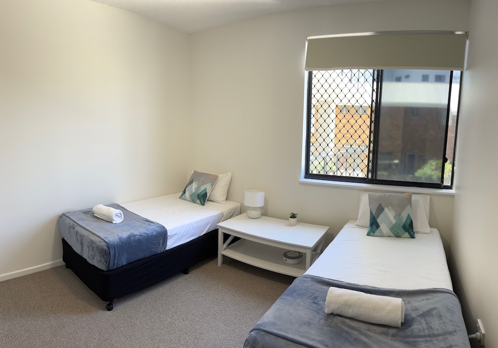 Kings Row Holiday Apartments 14/48