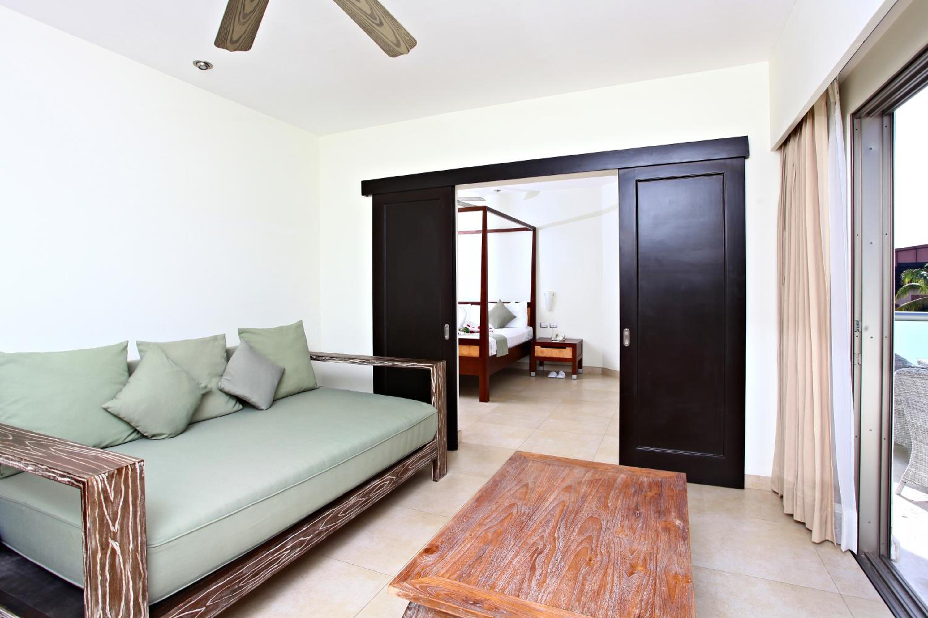 Select, Club, Penthouse, Sandos Caracol Nature Resort & Water Park All Inclusive 2/4