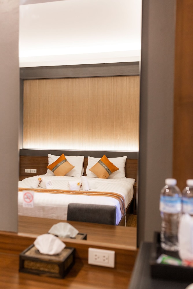 Lima Lanna Hotel 34/50