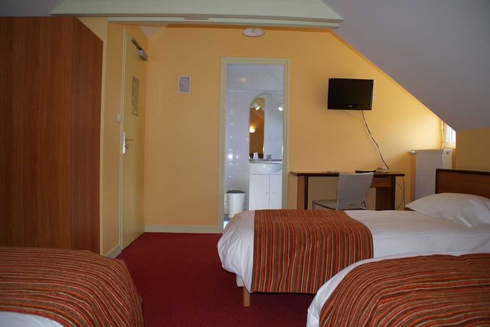 BRIT HOTEL LA CROIX BLANCHE 23/60