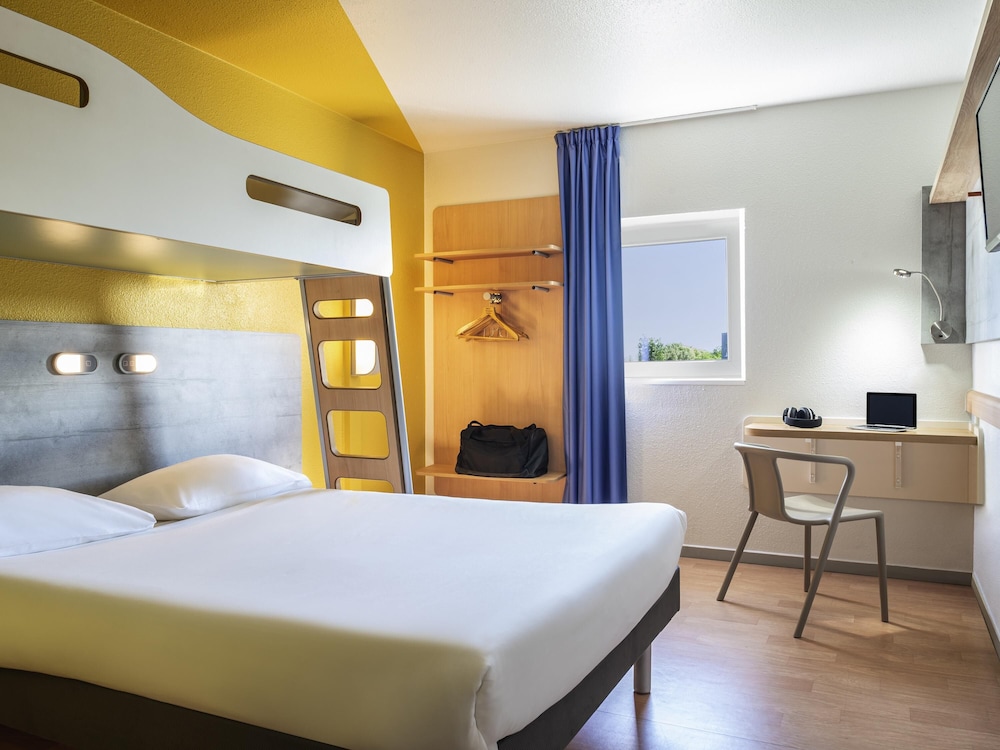 Ibis Budget Grigny Centre 12/40