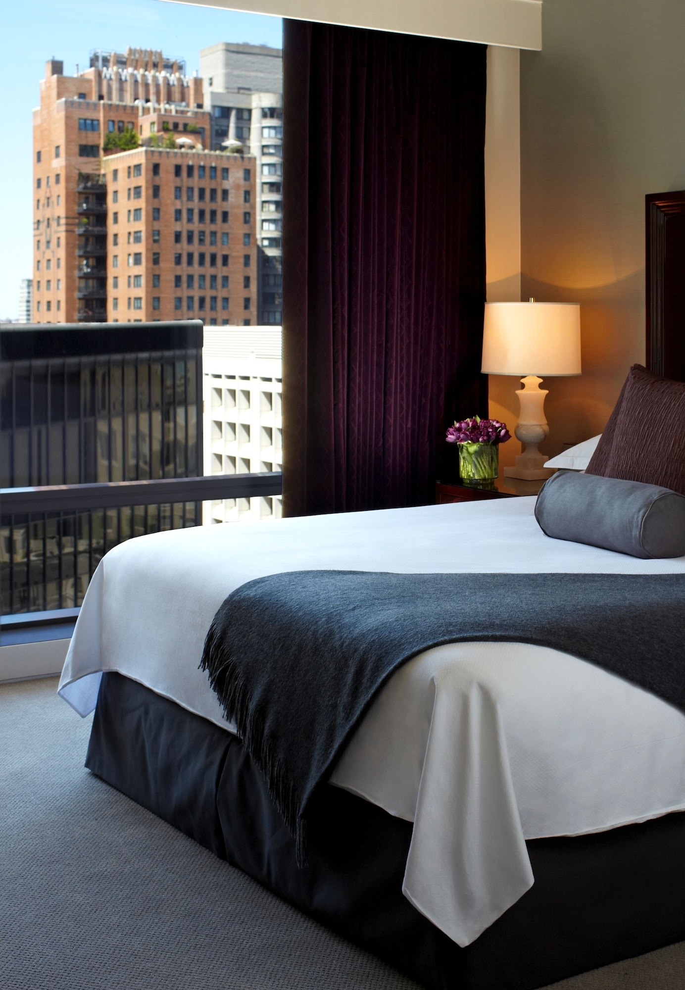 1 BEDROOM, EXECUTIVE, SUITE, CITY VIEW