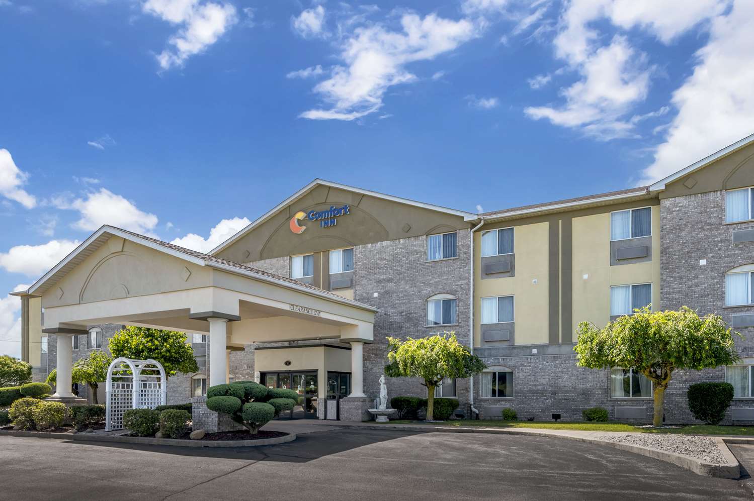 Comfort Inn Fremont, IN 38/39