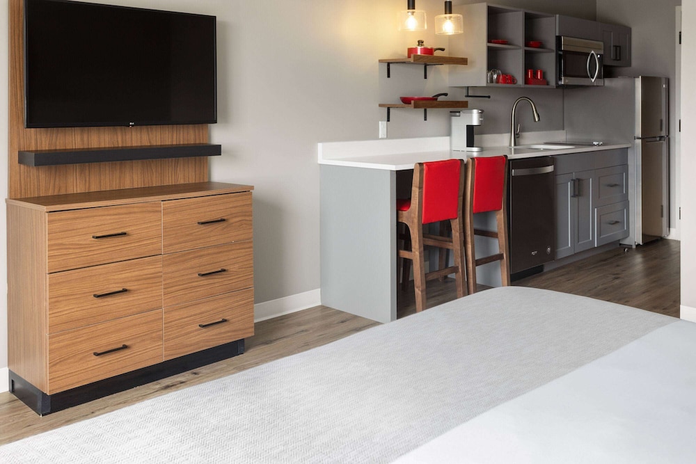 Hawthorn Extended Stay by Wyndham Williston/Burlington 18/38