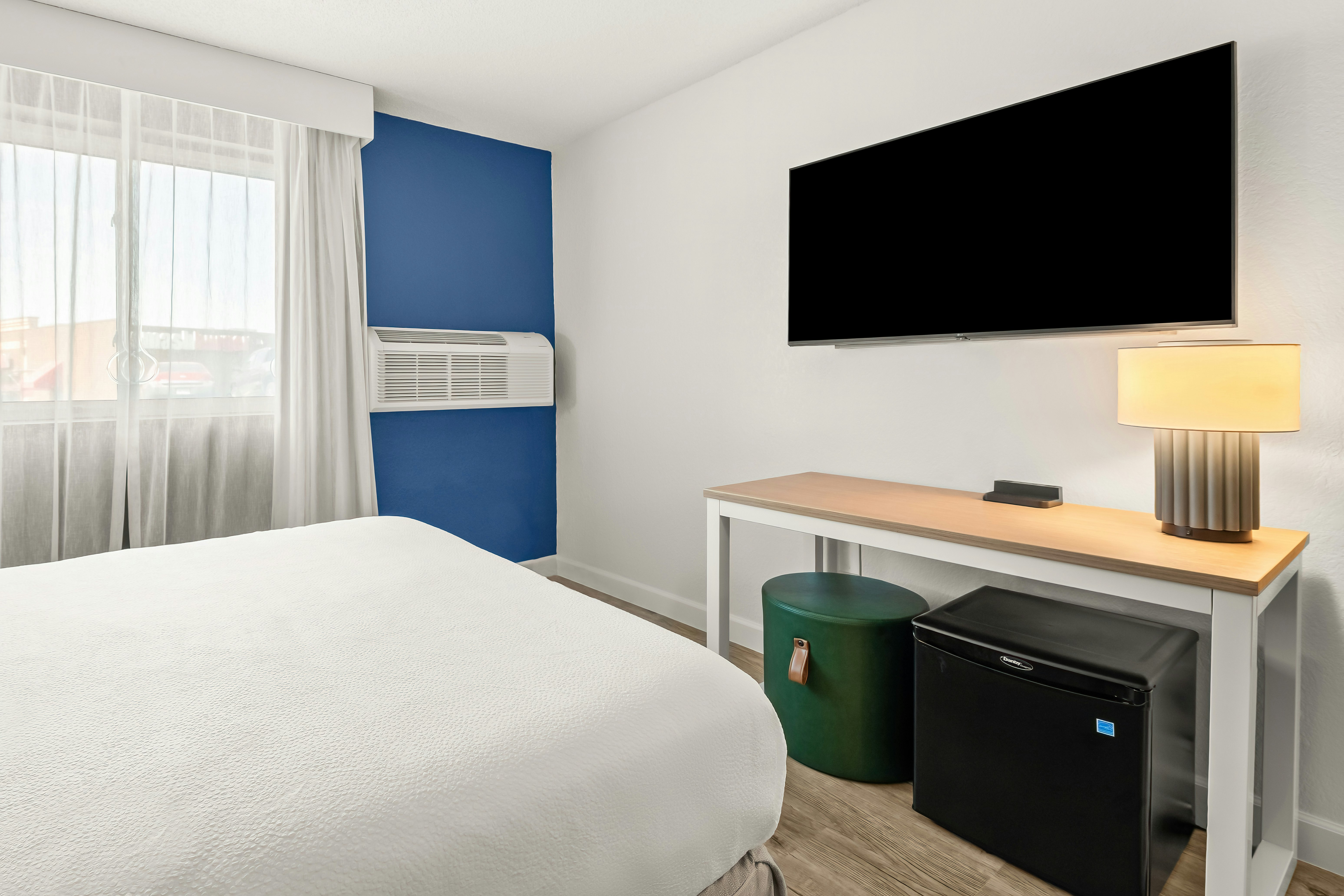 Room, Queen Bed, Accessible