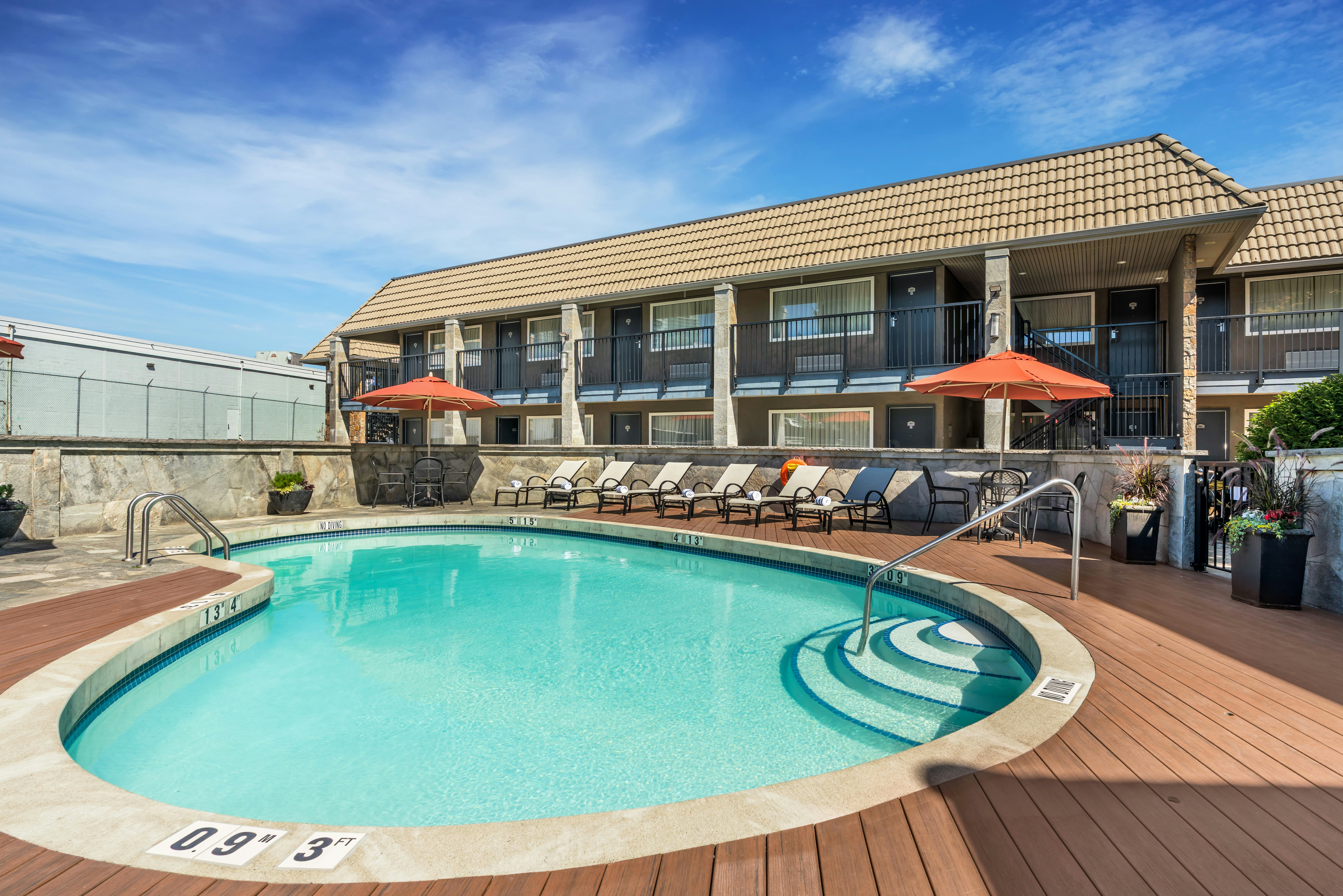 Best Western Plus Burnaby Hotel 7/76